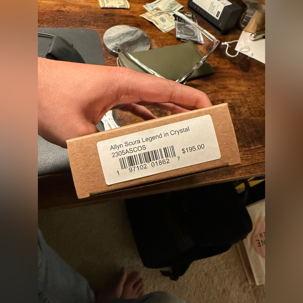 NWT Taylor Stitch The Legend
in Crystal - Picture 11 of 15